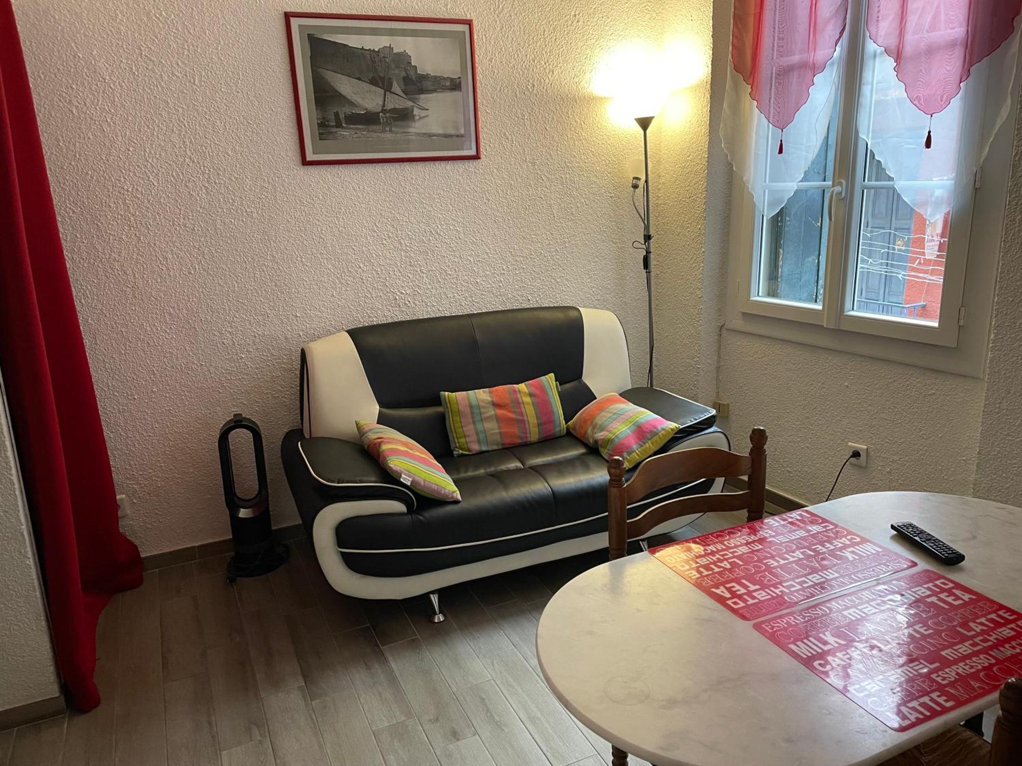 Avec Wifi A 50 M De La Dans Rue Pietonne Apartment Collioure